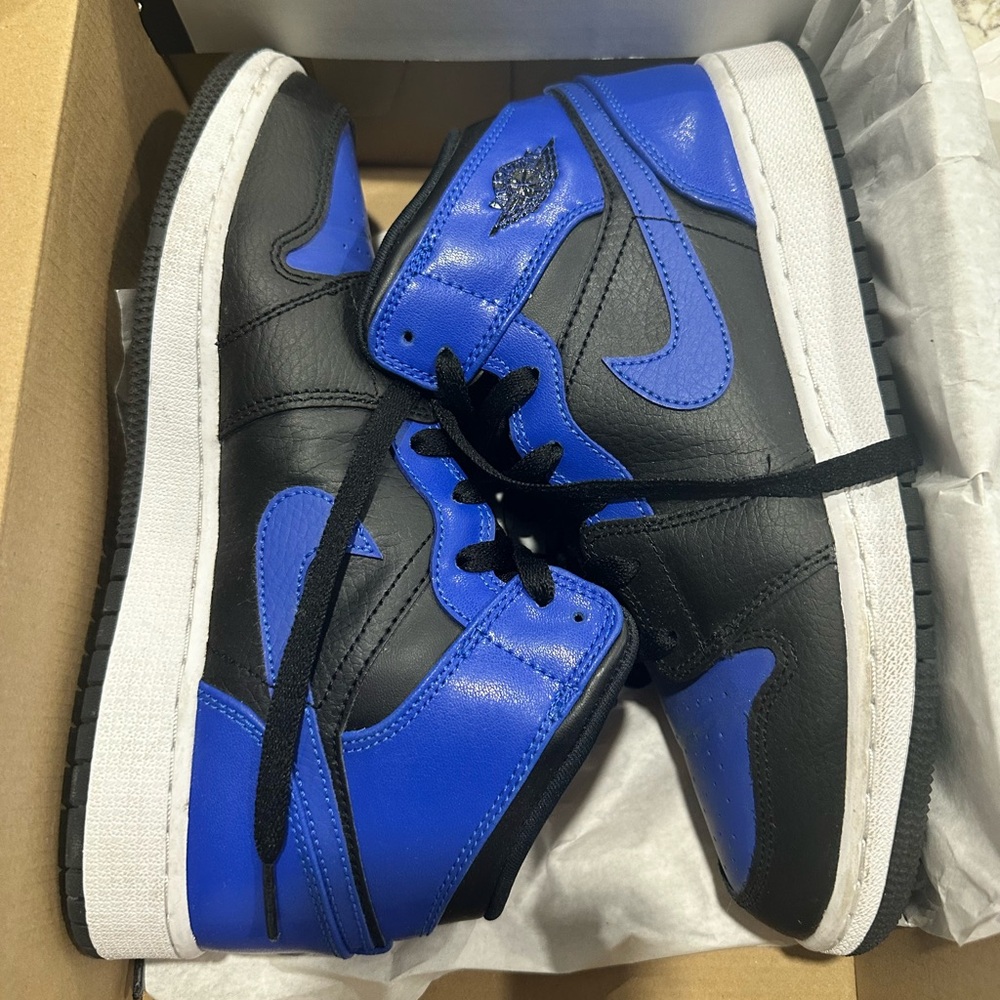 Women’s Jordan Air 1’s. size 6.5 boys/8 women’s.